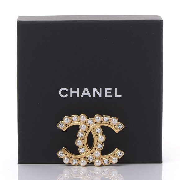 CHANEL Accessories - SOLD     CHANEL Metal Crystal Pearl CC Crystal Brooch Gold